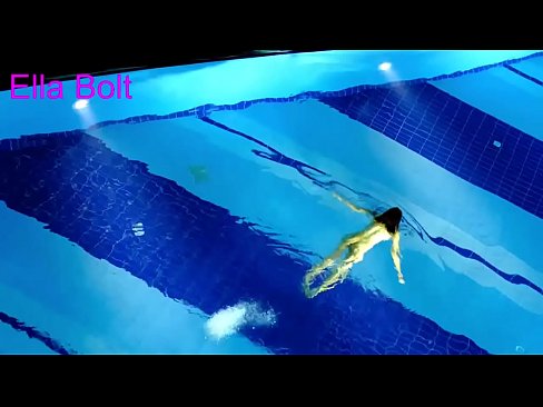 ❤️ Ik kin net ophâlde te sjen, jonge blonde fongen neaken swimmen yn ELLA BOLT resort pool ❤️ Neuken by porno fy.taxiporec.top ☑