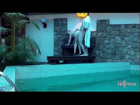❤️ Baas noeget faam nei it swimbad, mar koe net wjerstean in hot ❤️ Neuken by porno fy.taxiporec.top ☑